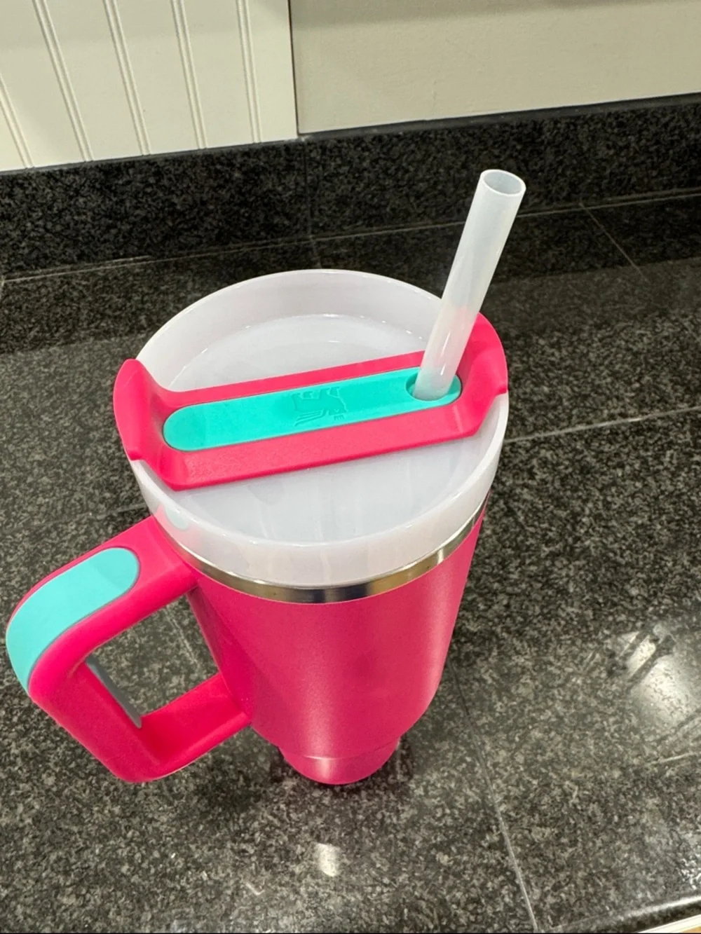 Stanley Pink Tumbler with Handle - Picture 4 of 6
